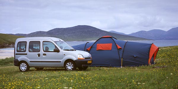Renault Kangoo en Lafuma tent op Horgabost camping